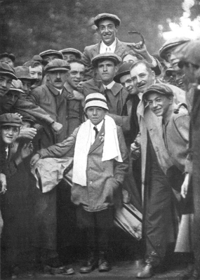 Francis Ouimet, and Eddie Lowery, with towel, 1913.